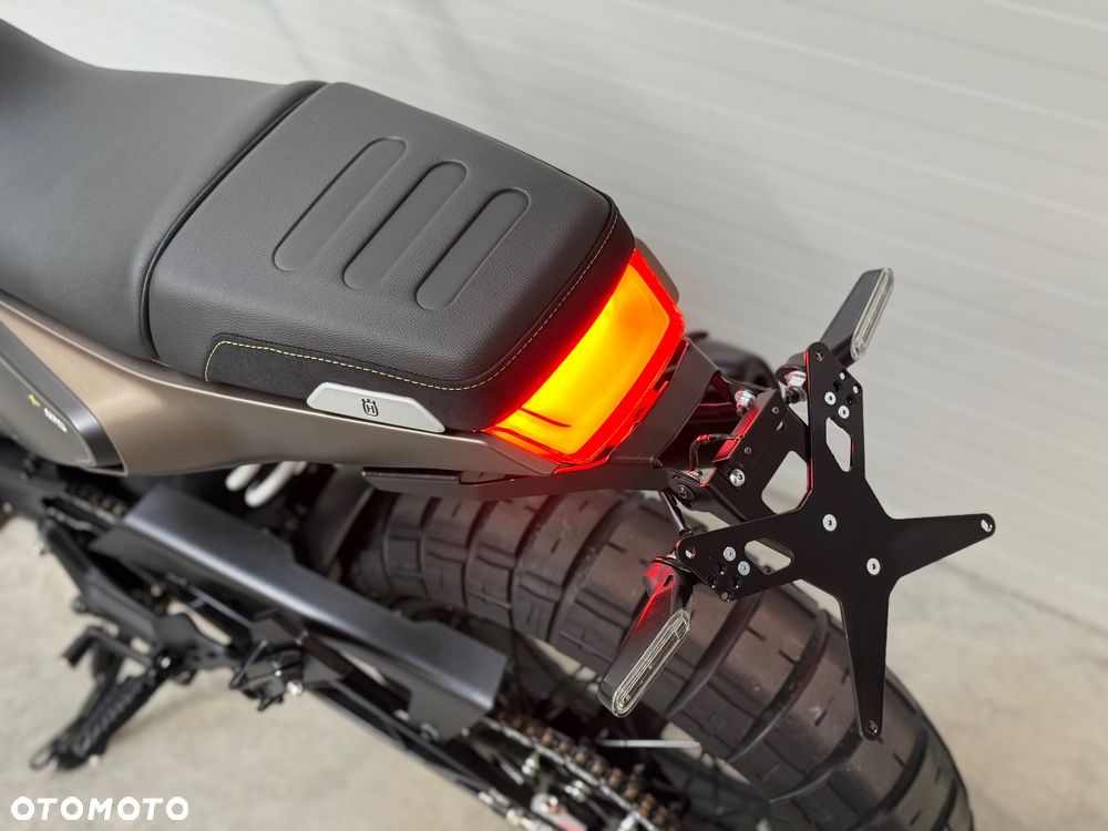 Husqvarna Svartpilen - 36