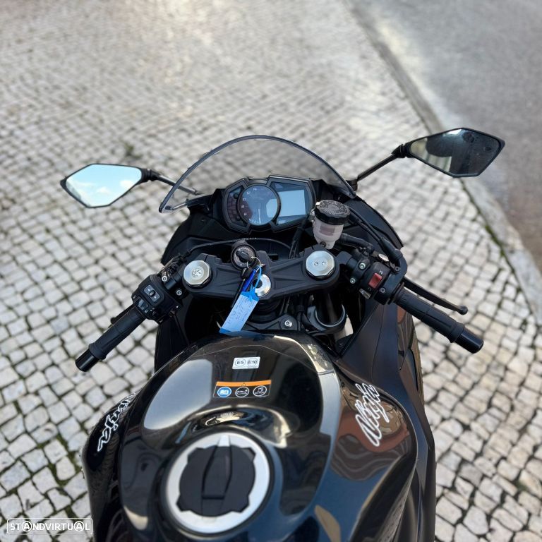 Kawasaki ZXR 600 - 11