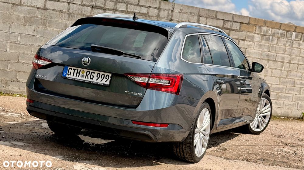 Skoda Superb 2.0 TDI Premium Edition - 22