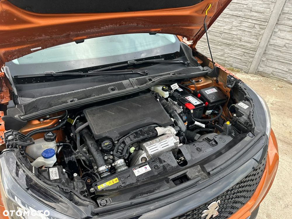 Peugeot 2008 PureTech 130 EAT8 Allure - 23