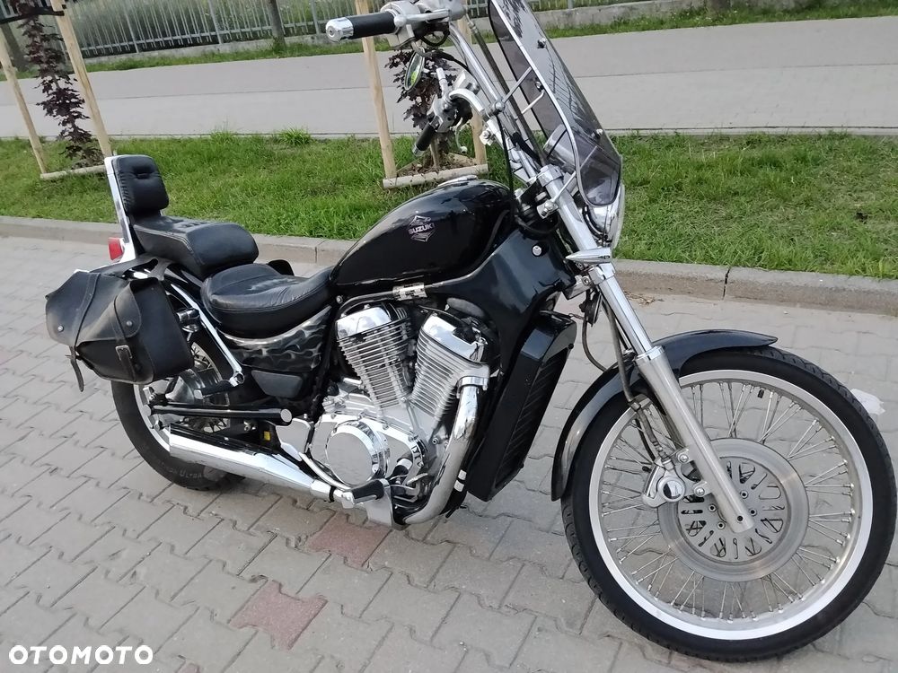 Suzuki Intruder - 1