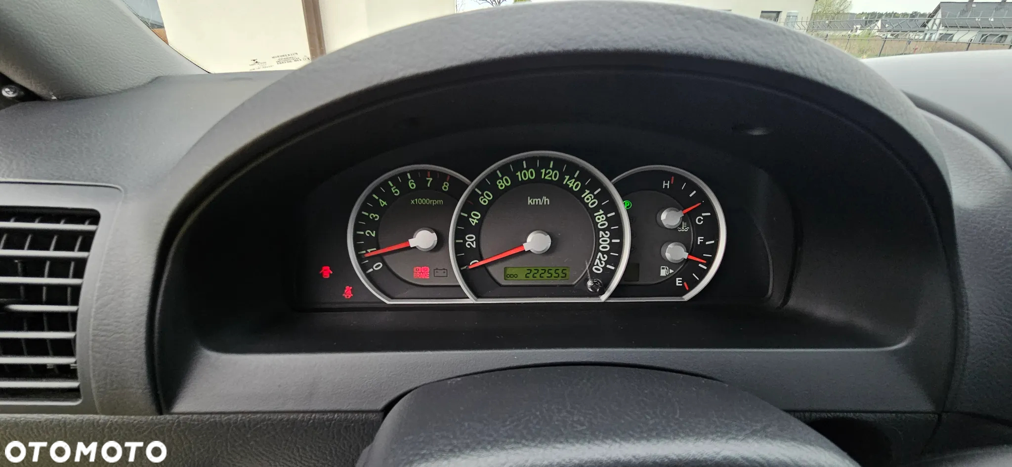 Kia Sorento 3.3 V6 LX - 12