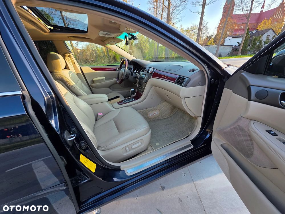 Lexus ES - 5