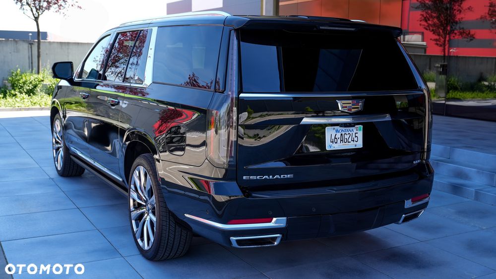 Cadillac Escalade - 3