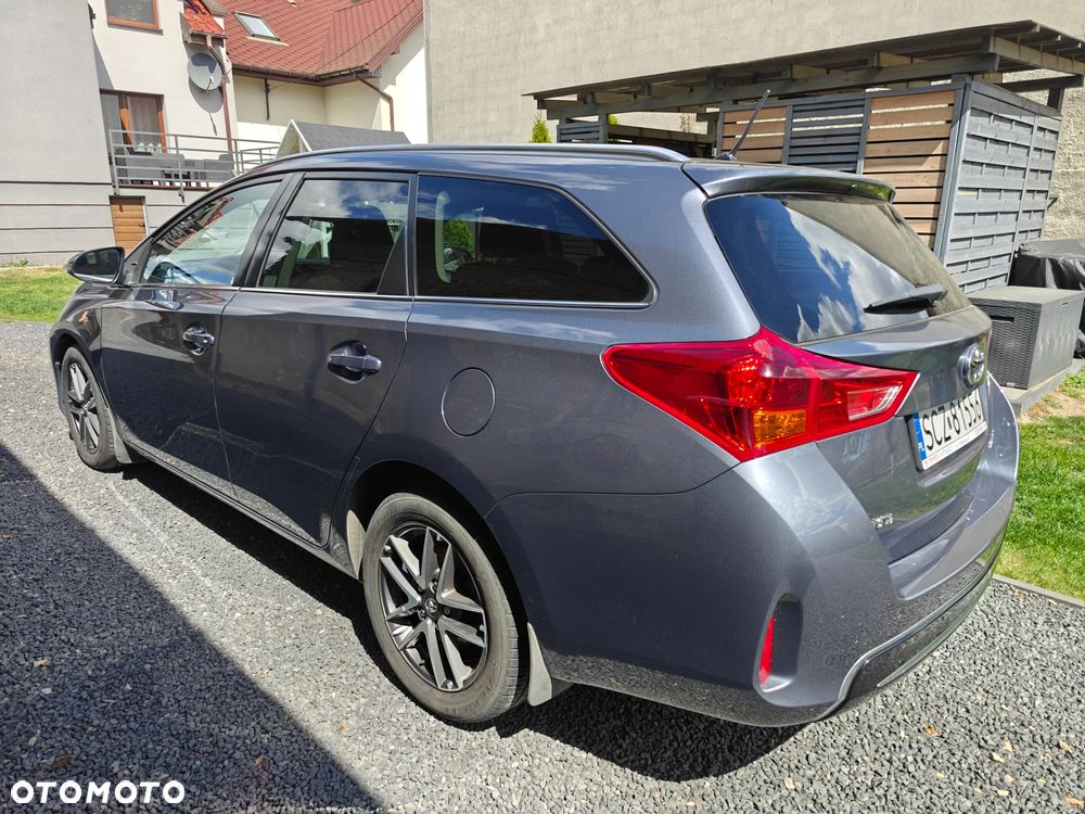 Toyota Auris 1.4 D-4D Premium Comfort - 36