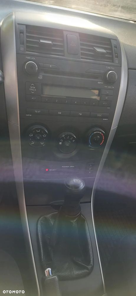 Toyota Corolla 1.6 VVT-i Luna - 10