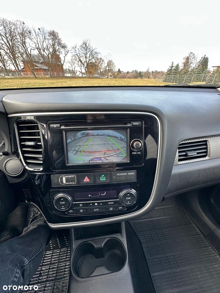 Mitsubishi Outlander 2.0 4WD CVT Plus - 23