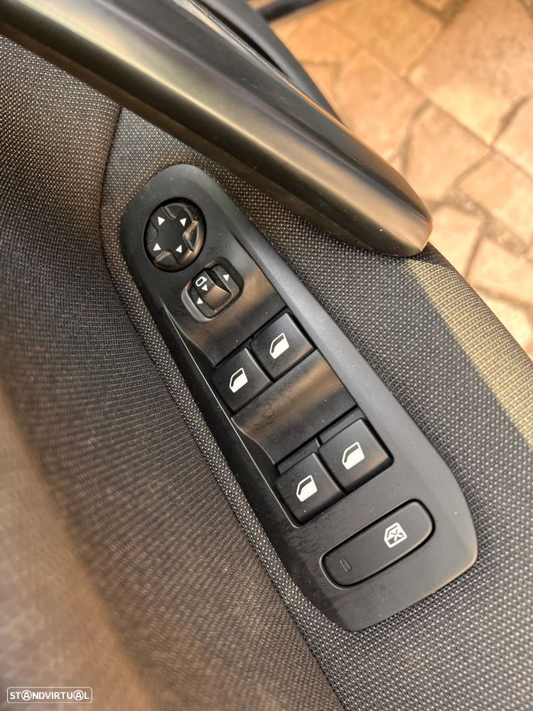 Peugeot 308 1.2 PureTech Allure - 52