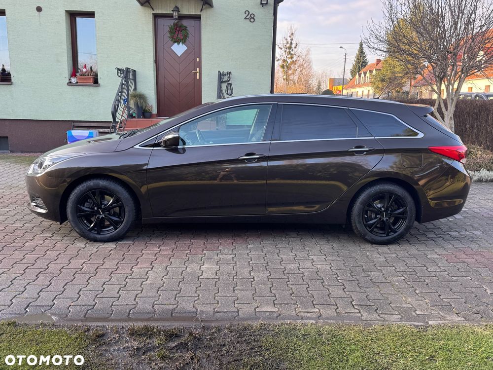 Hyundai i40 Kombi blue 1.6 Space - 2