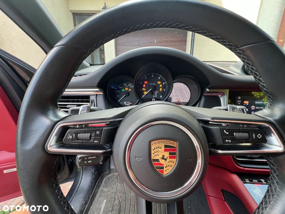 Porsche Macan Standard - 2