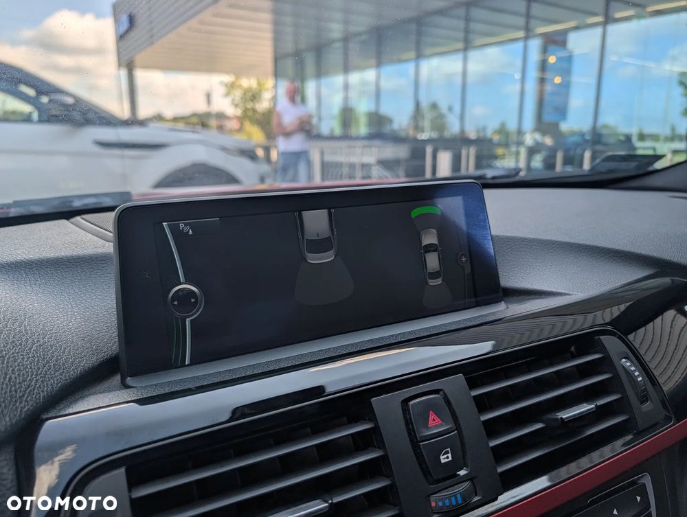 BMW Seria 3 320d Sport-Aut Sport Line - 26