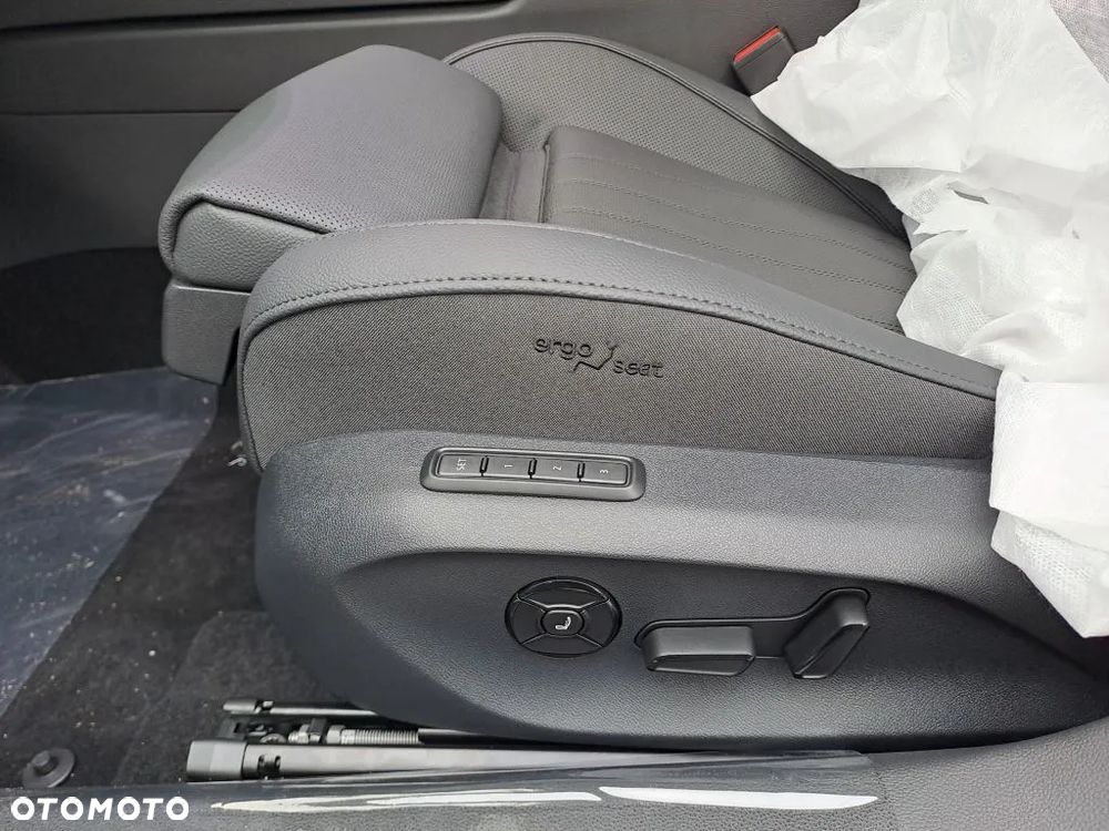 Skoda Superb 2.0 TDI SCR 4x4 L&K DSG - 12