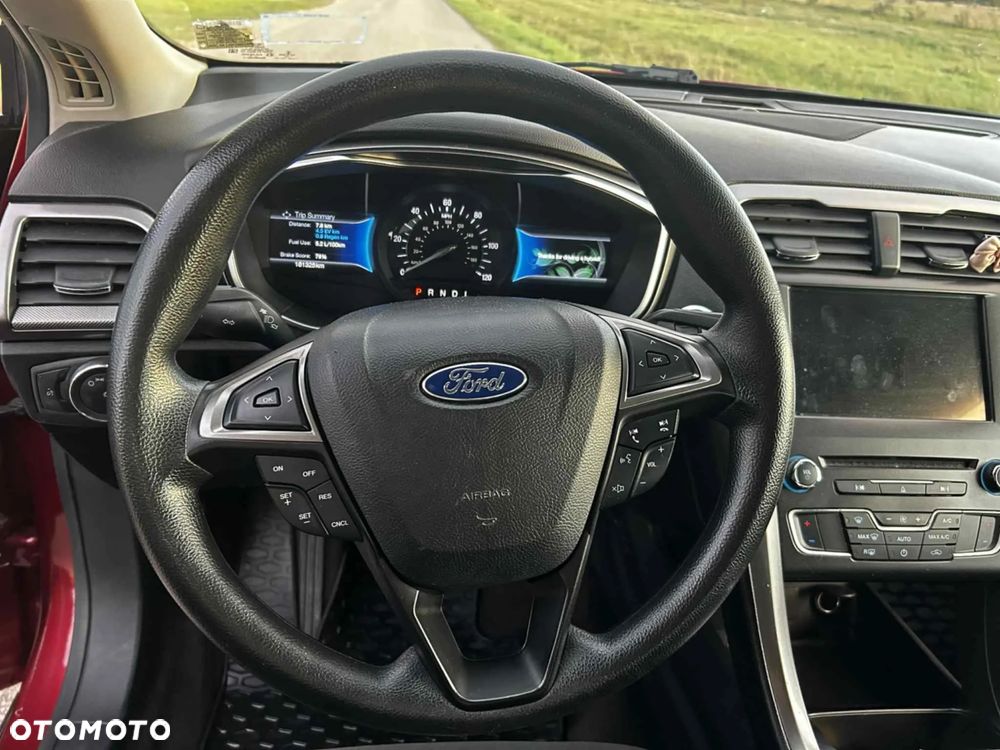 Ford Fusion - 10