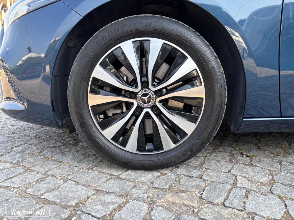 Mercedes-Benz A 250 — fotografia 30
