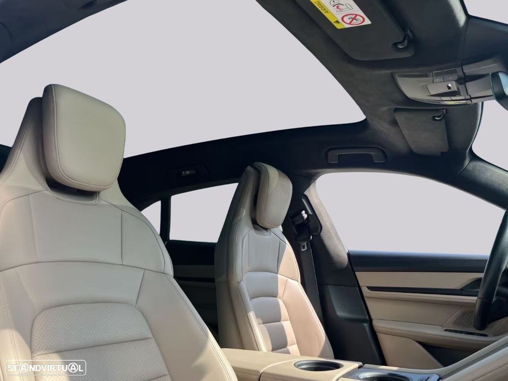 Porsche Taycan Cross Turismo Turbo - 17