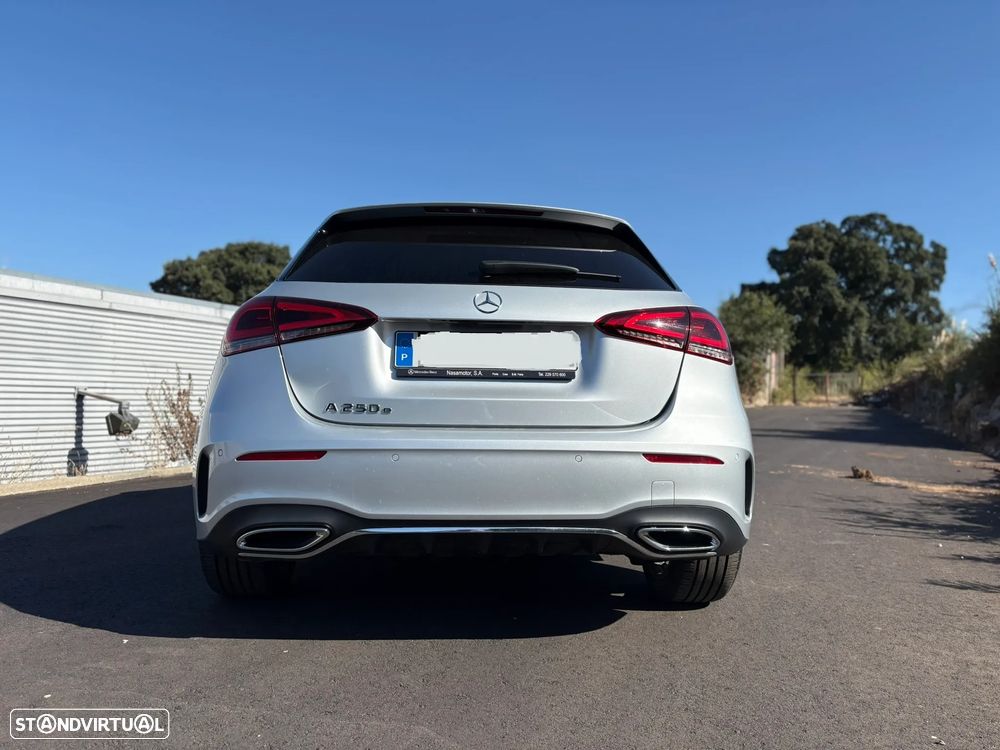 Mercedes-Benz A 250 e AMG Line - 2