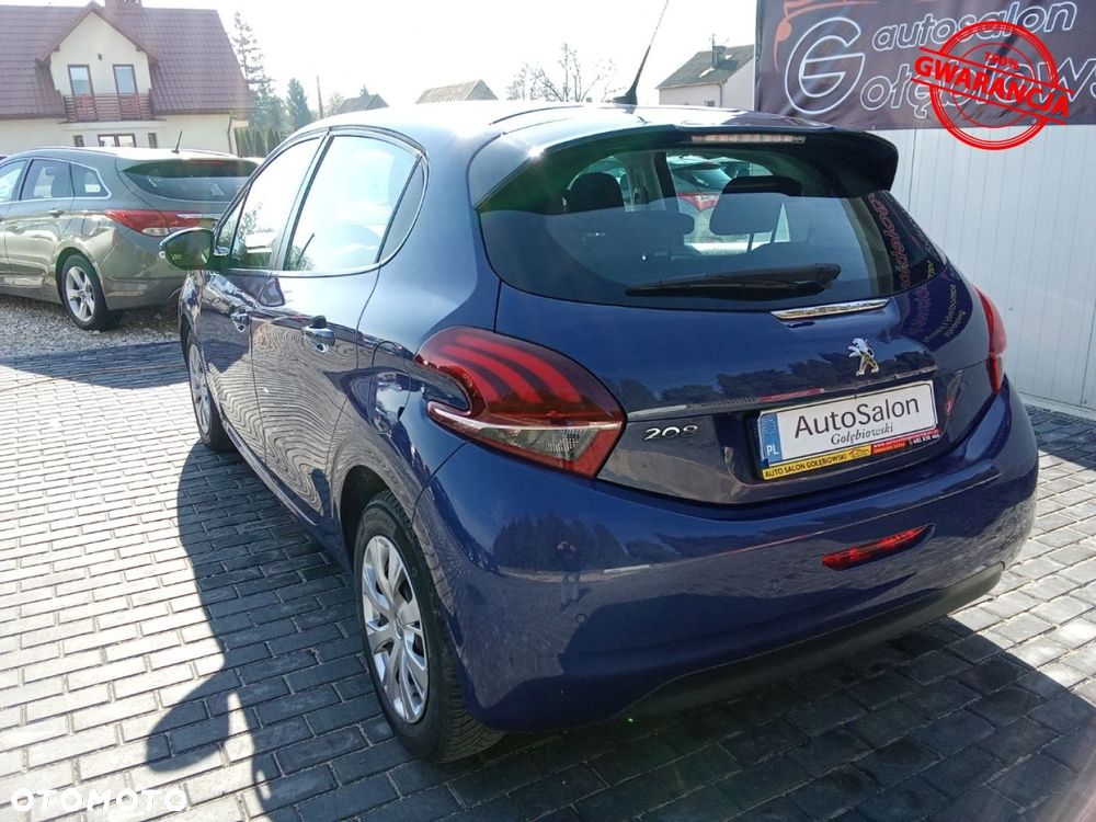 Peugeot 208 - 10