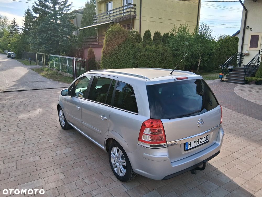 Opel Zafira 1.8 Family Plus - 23