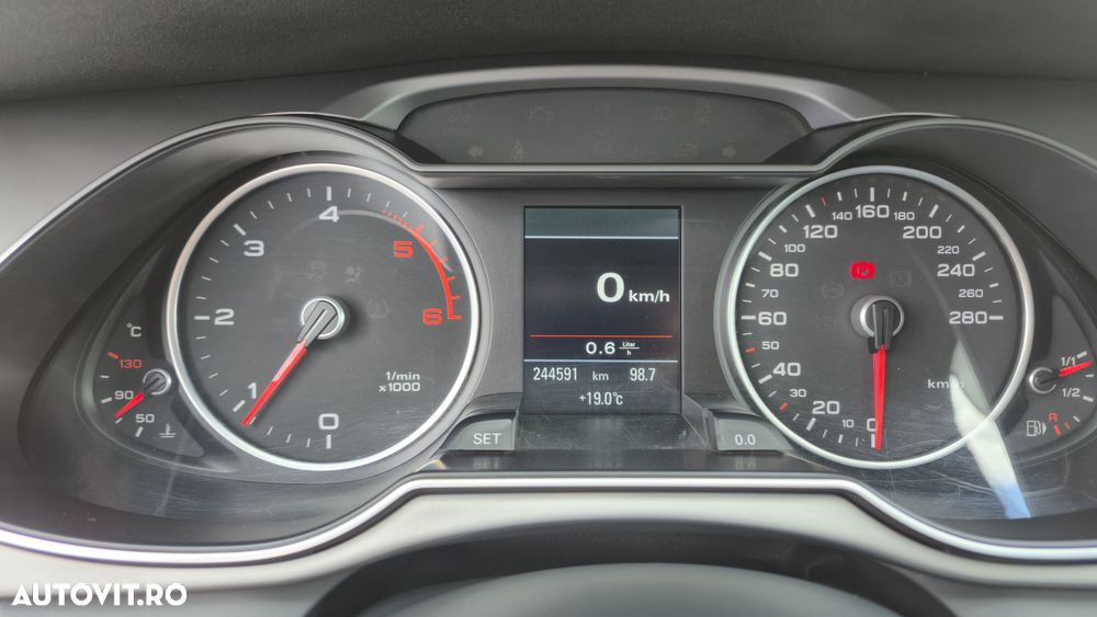 Audi A4 Limuzina 2.0 TDI quattro design - 11