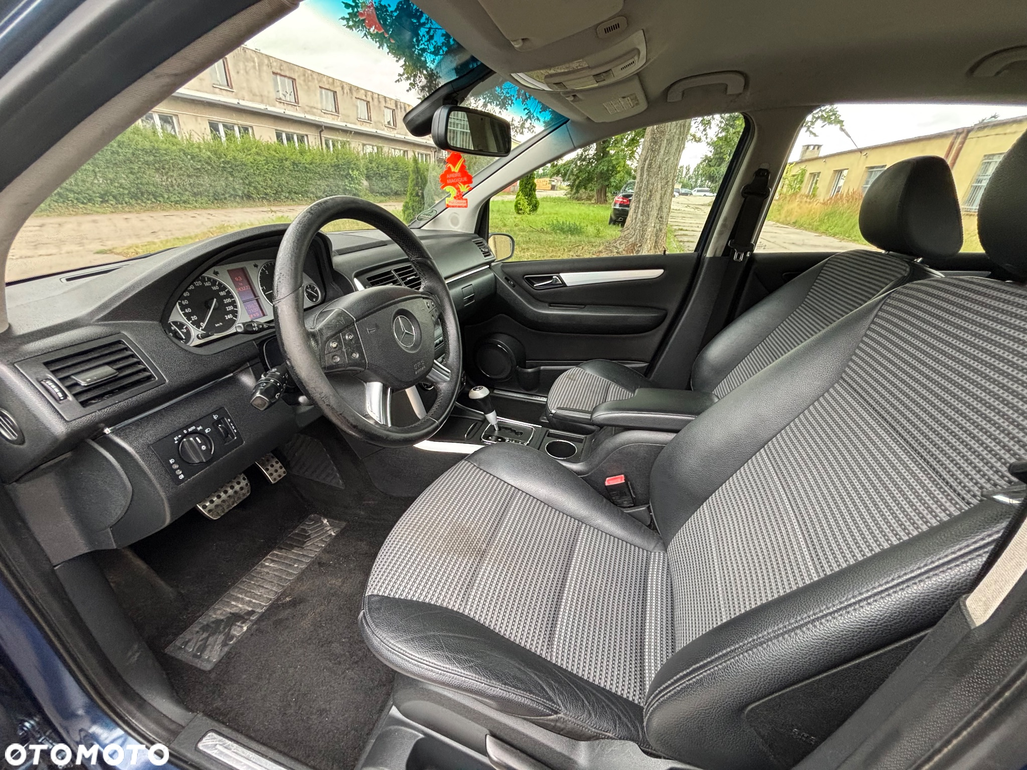 Mercedes-Benz Klasa B 180 CDI Autotronic Special Edition - 12