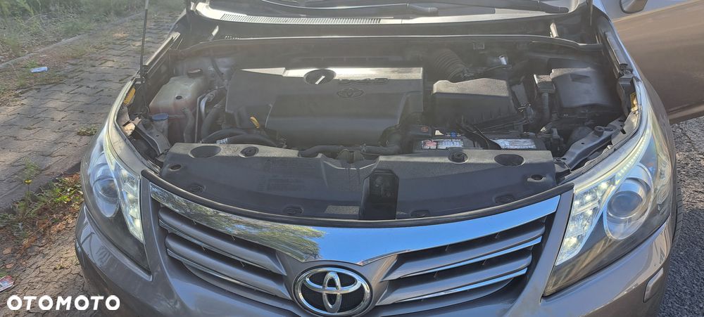 Toyota Avensis 2.0 D-4D Premium - 15