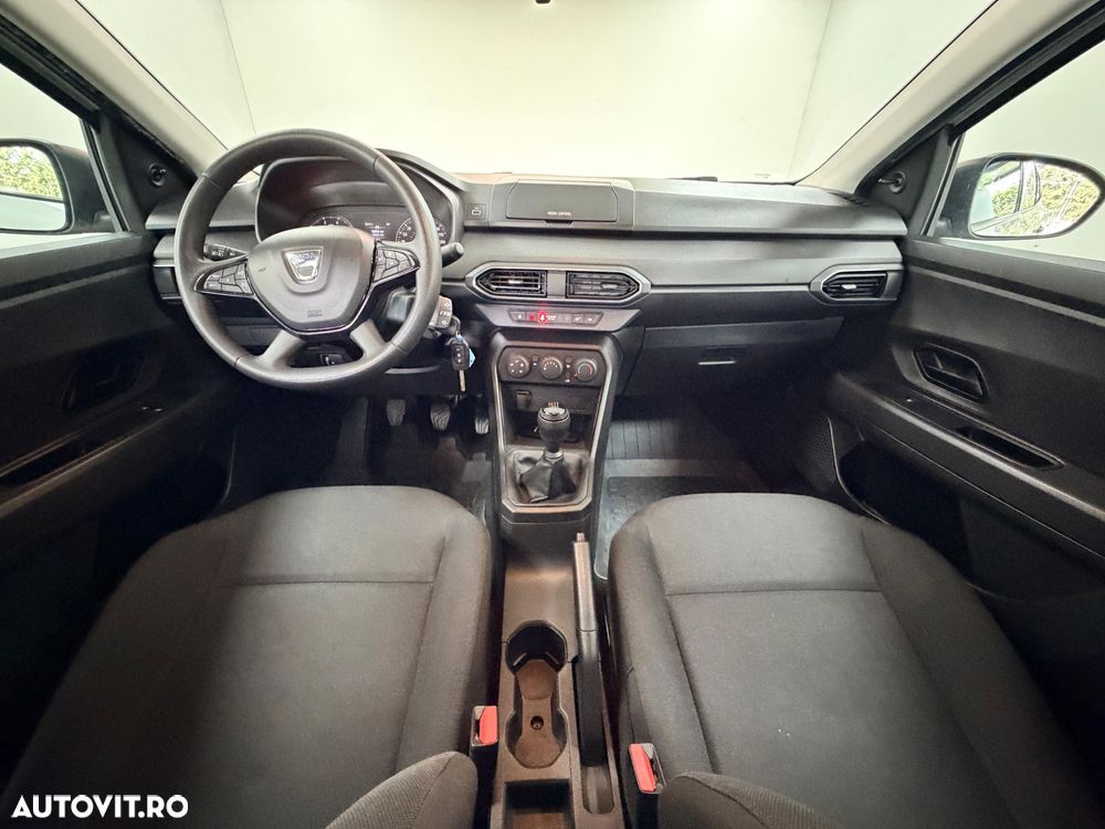 Dacia Logan TCe 90 Essential - 6