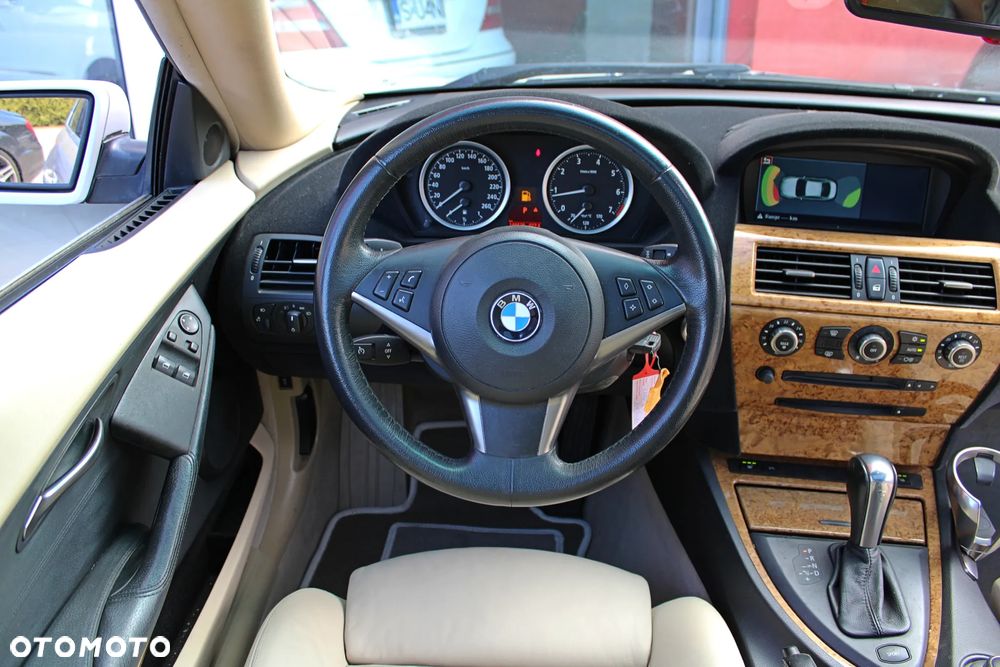 BMW Seria 6 650 i - 12