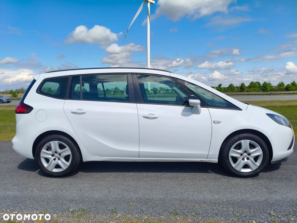Ford Kuga 2.0 TDCi 2x4 Titanium - 3