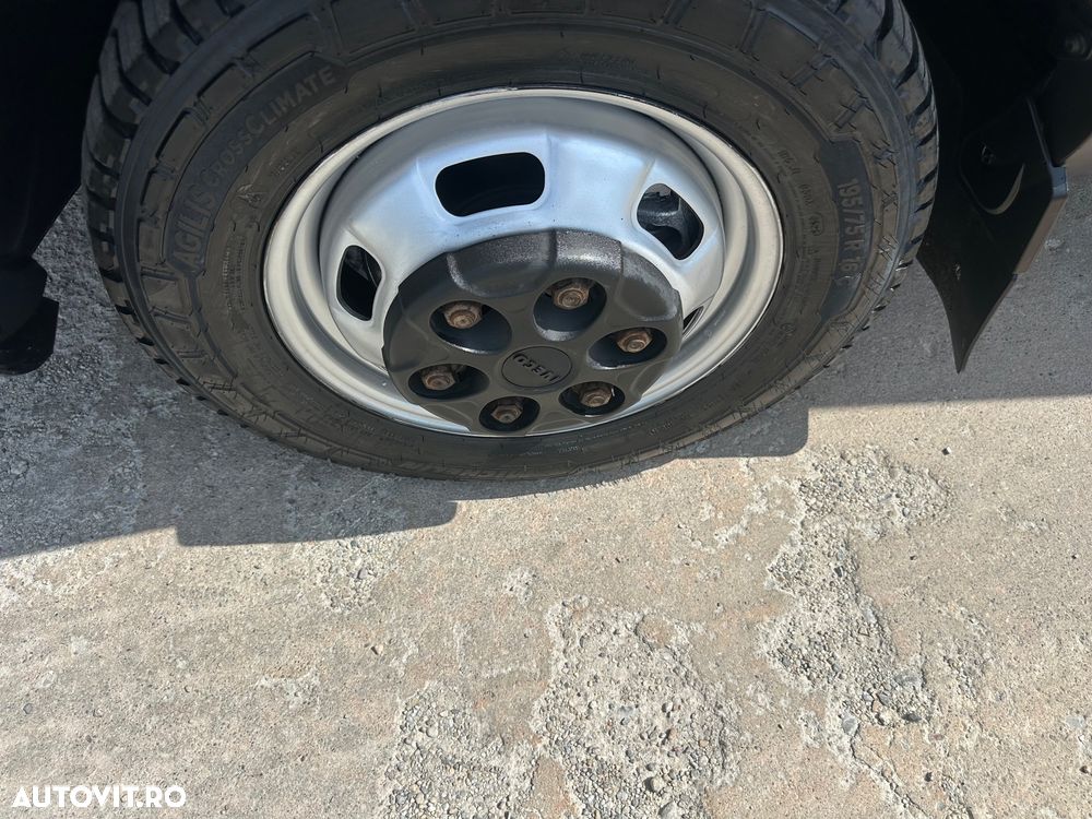 Iveco Daily cub unic proprietar - 10