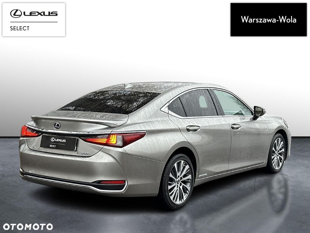 Lexus ES - 7