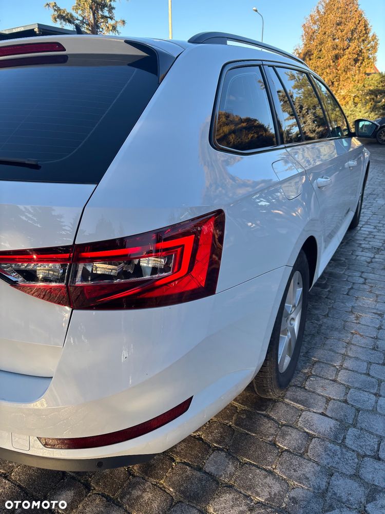 Skoda Superb 2.0 TDI DSG Style - 5