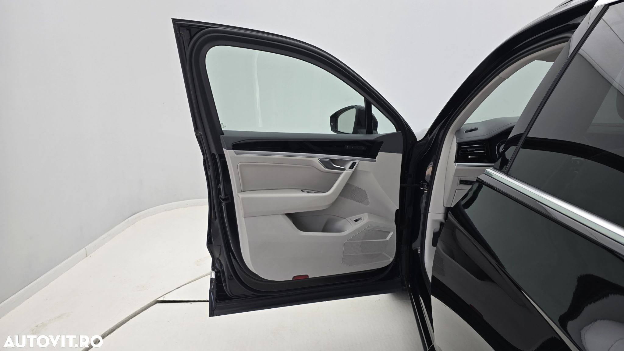 Volkswagen Tiguan - 10