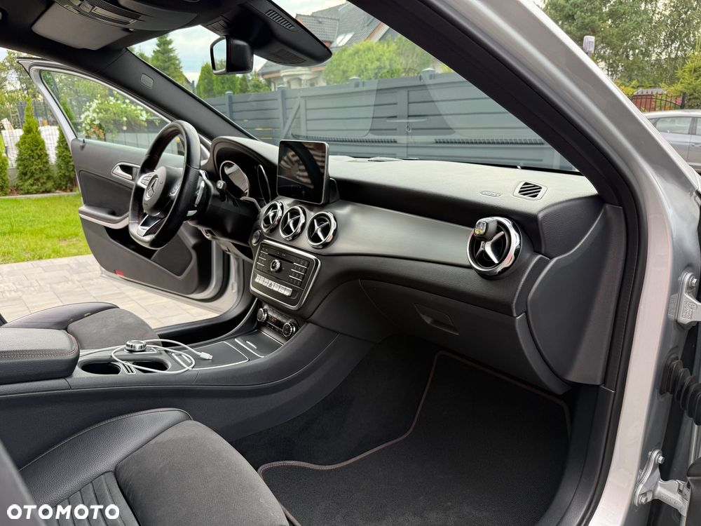 Mercedes-Benz GLA 200 7G-DCT AMG Line - 9