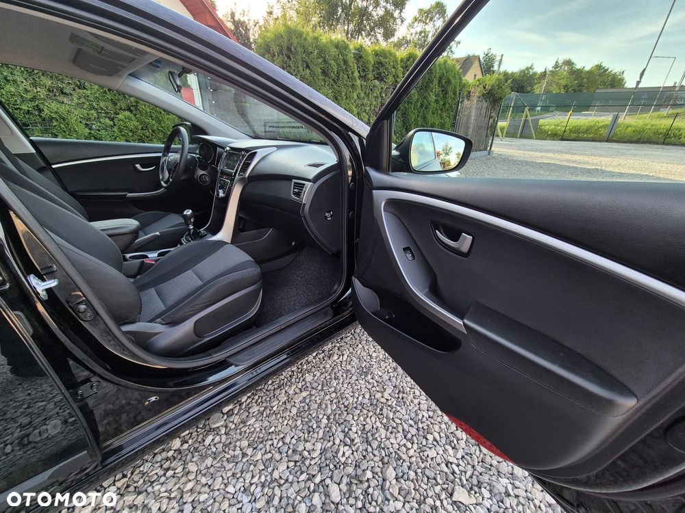 Hyundai i30 blue 1.4 Classic Navigation - 33
