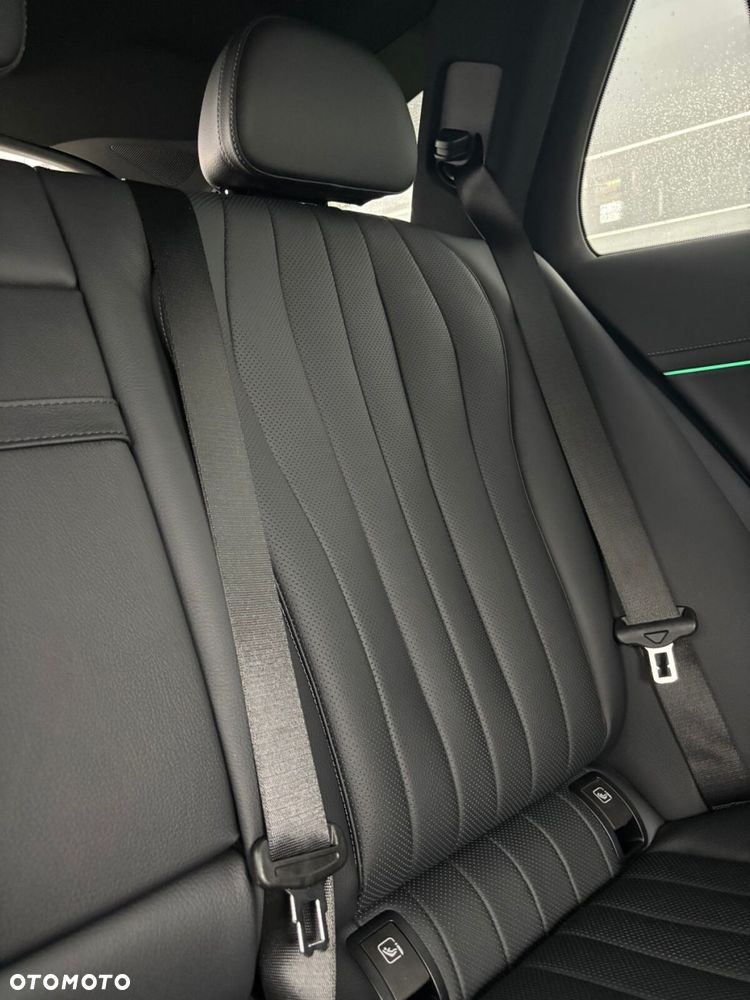 Mercedes-Benz Klasa E - 21