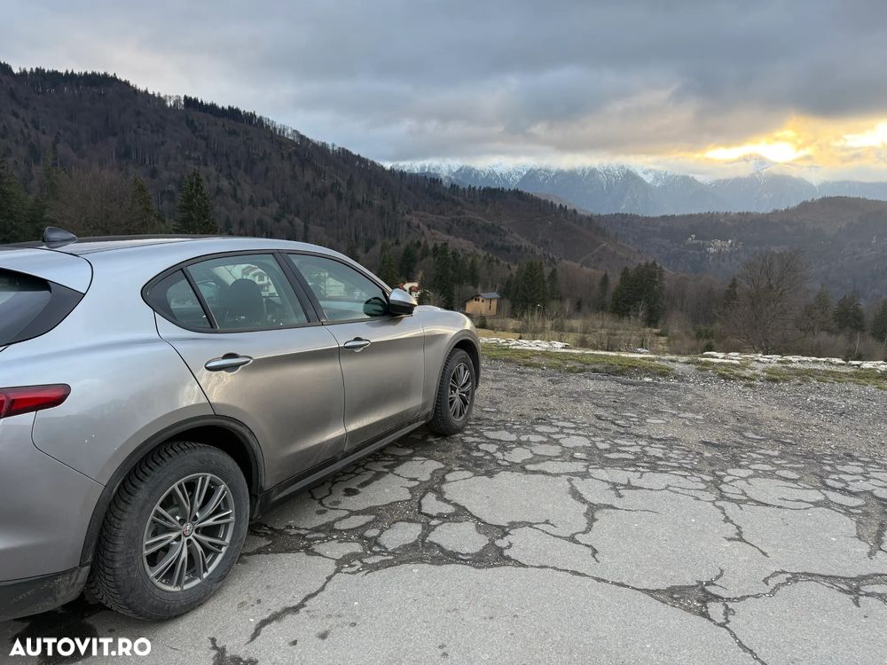 Alfa Romeo Stelvio - 10