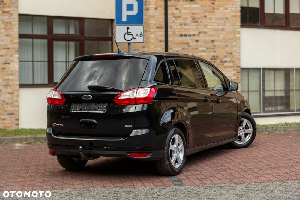 Ford Grand C-MAX - 19