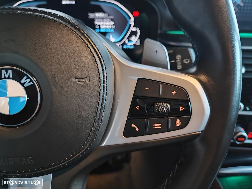 BMW 530 e Pack Desportivo M - 28