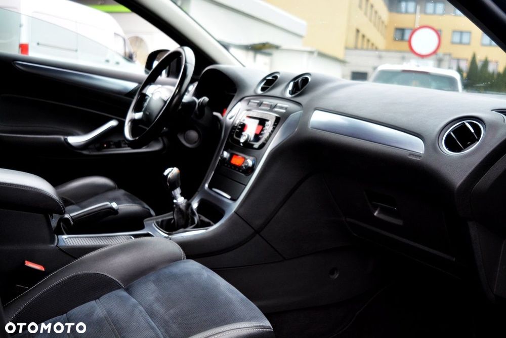 Ford Mondeo 2.0 TDCi Titanium - 13