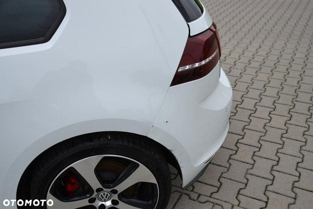 Volkswagen Golf - 26