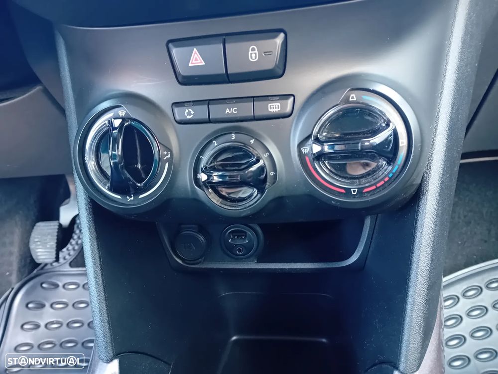 Peugeot 2008 1.6 BlueHDi Style - 12