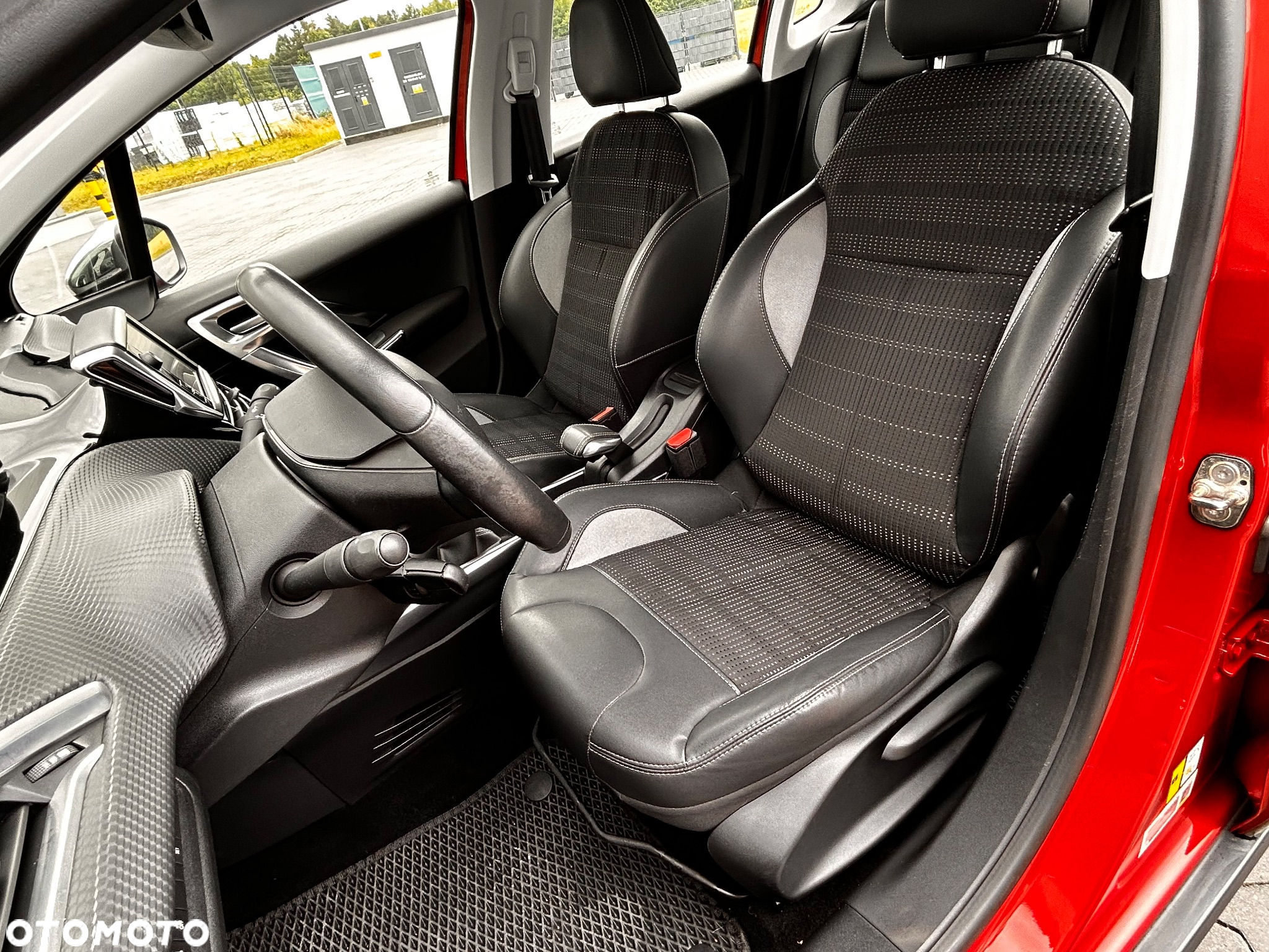 Peugeot 2008 1.6 VTi Allure - 26