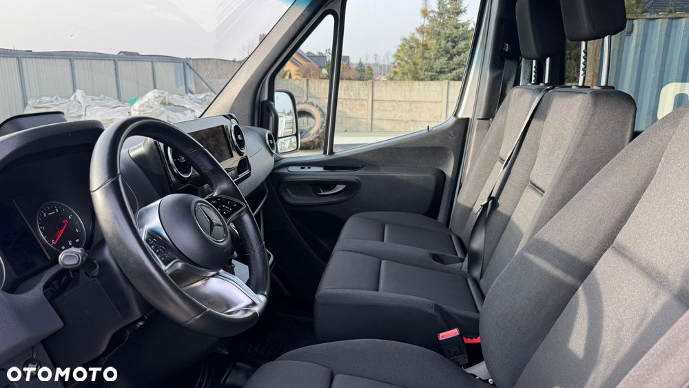 Mercedes-Benz Sprinter Standard PRO 907.233 - 6