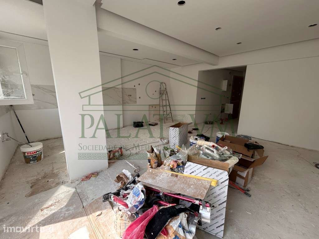 Apartamento T3 - Totalmente Renovado - Laranjeiro - Grande imagem: 2/15