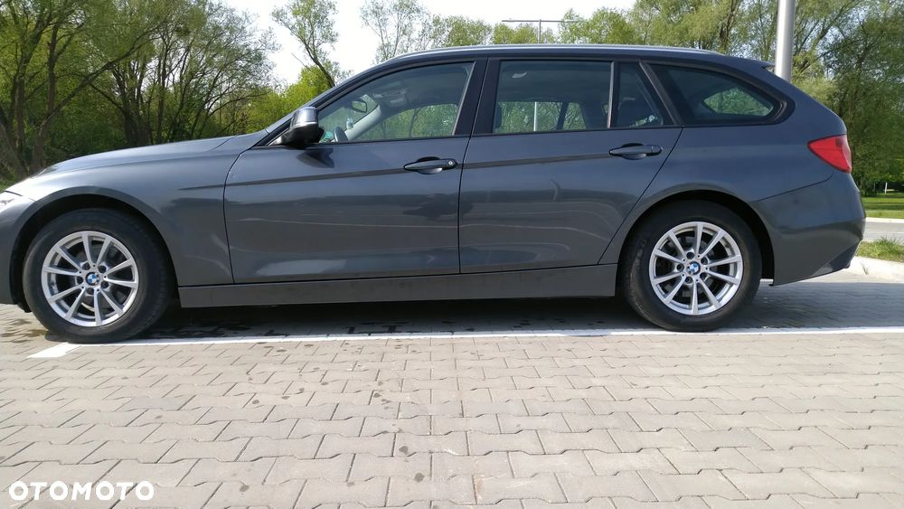 BMW Seria 3 320d xDrive - 14
