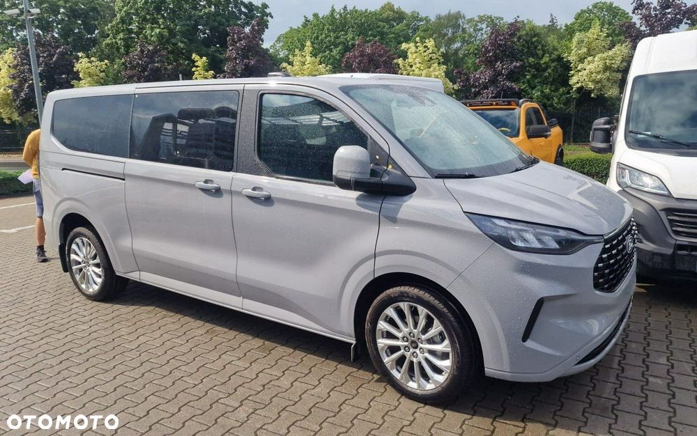 Ford Tourneo Custom - 2