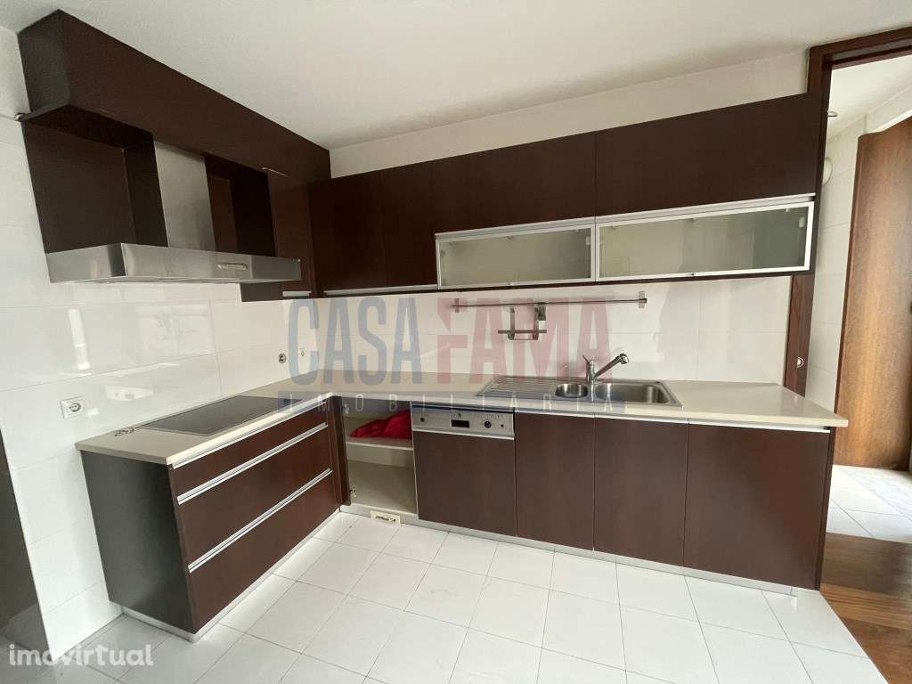 Apartamento T3 Luxuoso no Centro de Santo Tirso - Grande imagem: 2/23