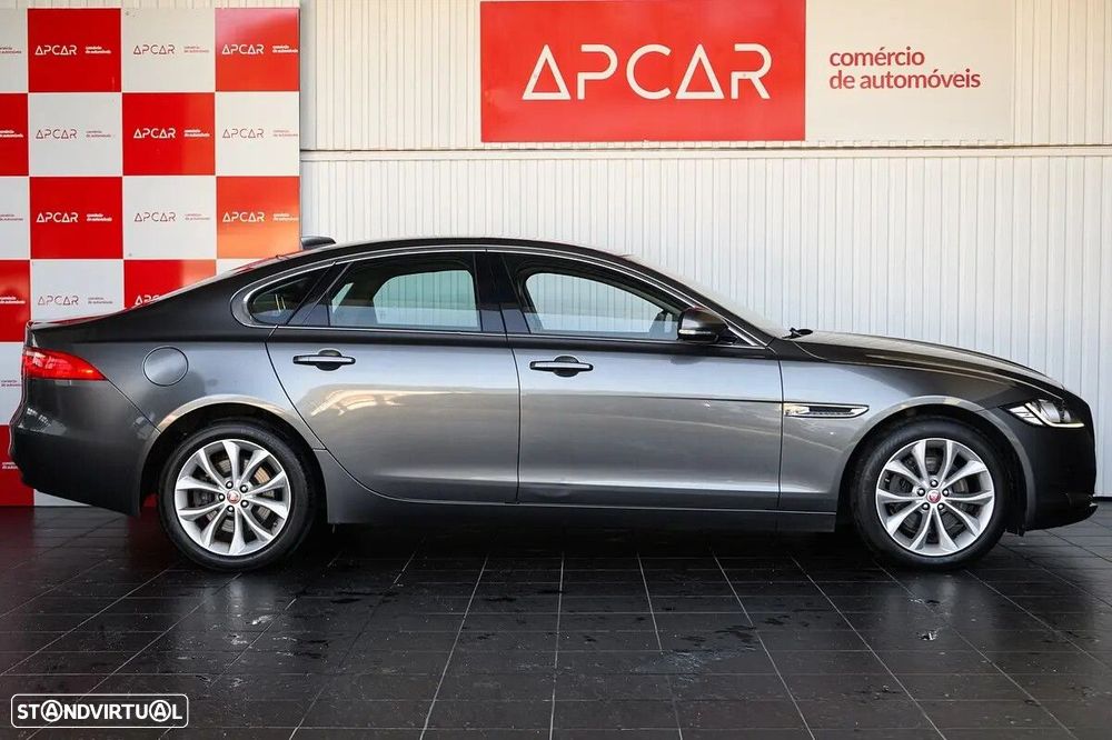 Jaguar XF 2.0 D R-Sport Aut. - 2