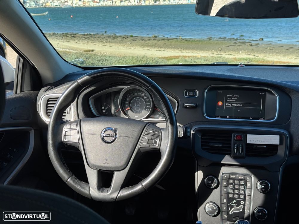 Volvo V40 2.0 D2 R-Design Momentum - 8
