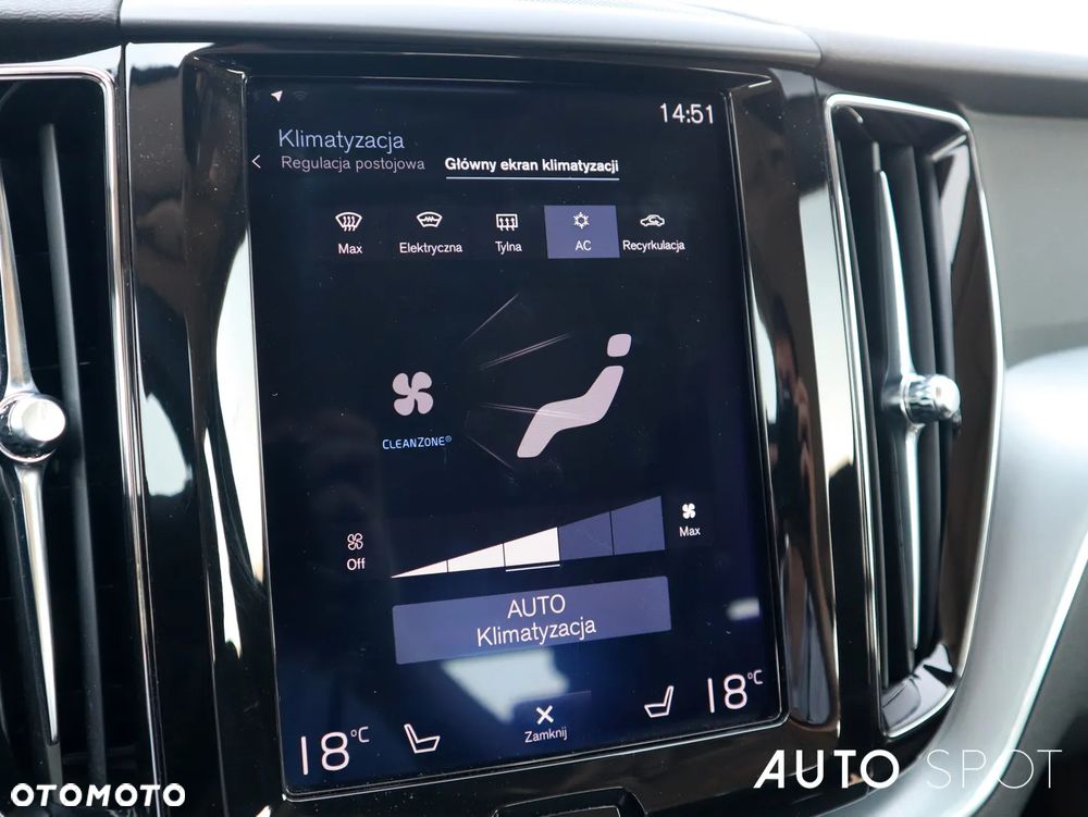 Volvo XC 60 T5 Momentum Pro - 34